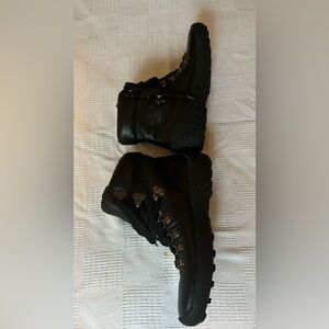 Kenneth Cole Black Boots